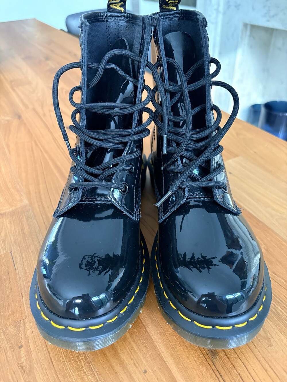 Dr. Martens 1460 8-Eye Black Patent Lamper Boots New without Tags Size 8